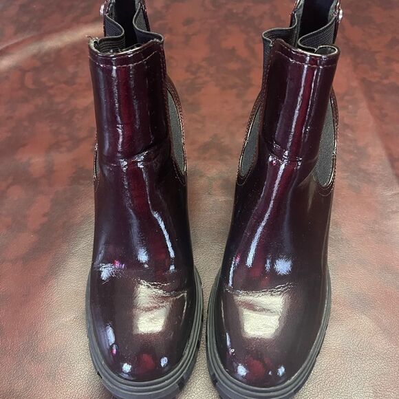 Gbg platform chukka boots, shiny burgundy size 6 - Picture 3 of 13